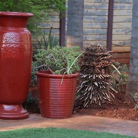 Karee Guesthouse Thabazimbi Buitenkant foto